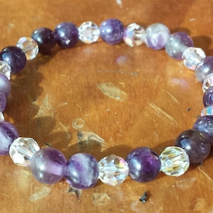 Amethyst und Swarovski-Kristall stretch Armband, lila Quarzkristall Heilung Armband, lila, Kristall, Quarz Armband