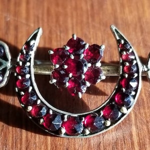 Vintage Victorian Garnet Crescent Moon Brooch, Vintage Garnet Pin, Antique Victorian Brooch, Antique Bohemian Pin, Czechoslovakian Garnet