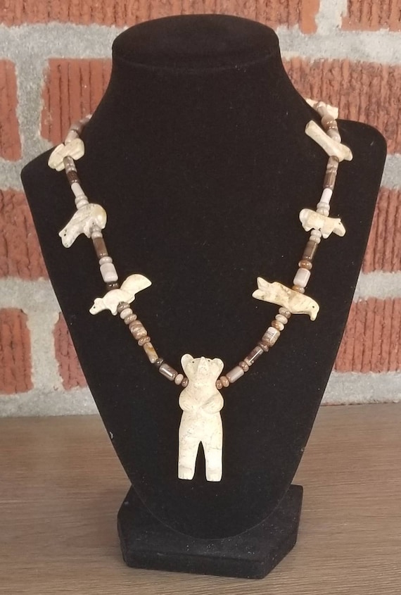 Native American Bear Fetish Hand Carved Vintage Navajo Sterling Silver Necklace Native American Bear Fetish Hand Carved Vintage Navajo Sterling Silver Necklace