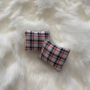 Dollhouse Miniature 1:12 Scale 1 Pair Plaid Flannel Pillows