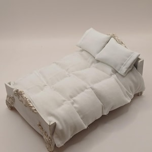 1:12 Scale White Baffled Comforter Set With Matching Pillows And Removable Pillowcases Can Be Made In Any Color!