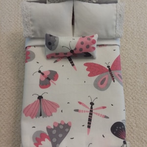 1:12 Scale Full Size Yellow Butterfly Print Bedspread With Matching Pillows And Fitted Sheet Removable Pillowcases Only One Available!