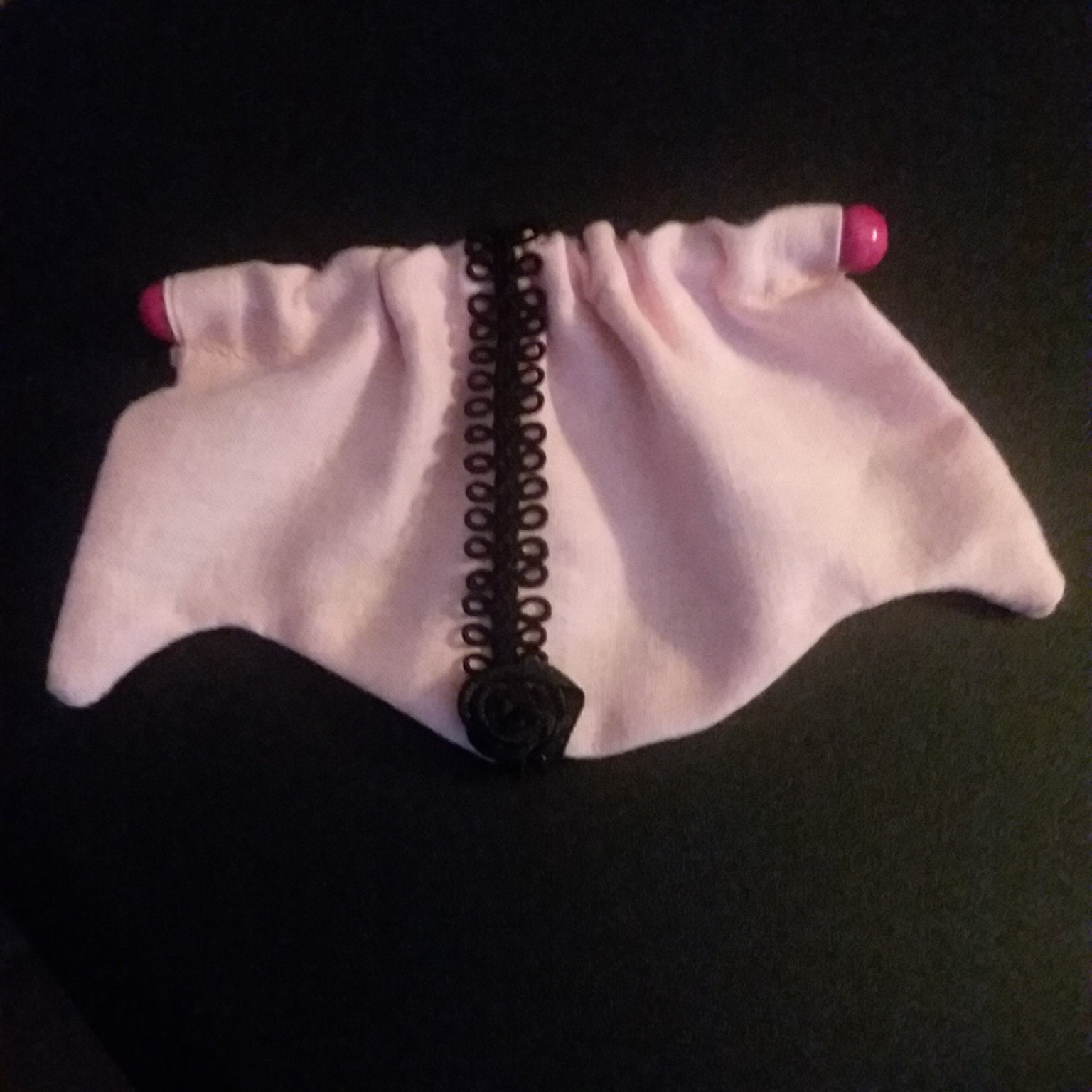 Dollhouse miniature 1:12 scale embellished pink valance complete with curtain rod  with lining