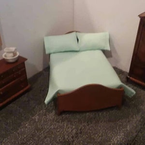 Dollhouse Miniature 6 PC Sheet Set 1:12 Scale Pillows Removable Pillowcases Pastel Green Double / Queen Size Bed Handmade