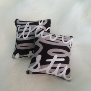 Dollhouse Miniature 1:12 Scale 1 Pair Decorative Cursive Pillows 1.5&quot; X 1&#39;5&quot;
