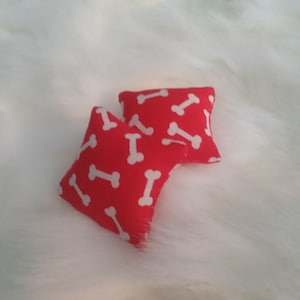 Dollhouse Miniature 1:12 Scale 1 Pair Decorative  Pillows 1.5&quot; X 1&#39;5&quot;