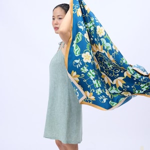 Luxury 100% Twill Silk Scarf , Elegant Floral Printed Square Scarf 90x90cm, Timeless Statement Piece for Women