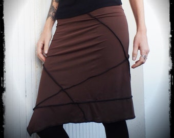 Jupe asymétrique mi-longue marron glaçé , pixie skirt , jupe multicoutures , fait main