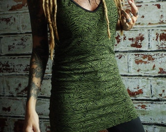 Robe tunique dos nu motif zébré, verte et noire, fait main