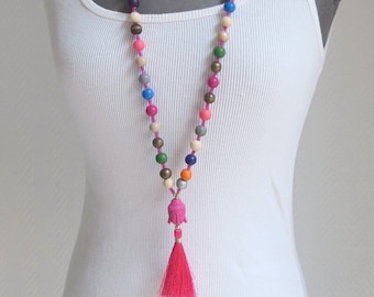 Boho Halskette Buddha Yoga Kette Pink Rosa mit pinker Fransenquaste bunte Kugeln// geschenk für sie/Malakette