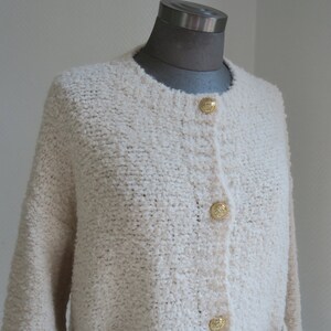 bouclé cardigan pulli mohair wolle grobstrickjacke mit Goldknöpfe & Taschen wollweiss GR: 36-42 Bild 2