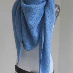 xl dreieckstuch schal, flausch tuch blau, webschal himmelblau wolle-mix tuch flauschig kuschelig, premium schals damen tücher winter warm Bild 3