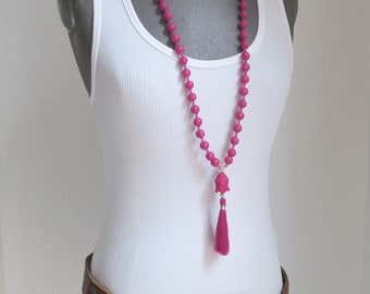 Boho Halskette Buddha Yoga Kette Magenta Fuchsia mit Fransenquaste bunte Kugeln// geschenk für sie/Malakette