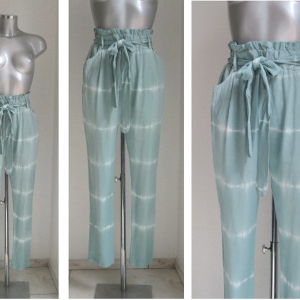 Paperbag Hose Tie Dye Batik, high waist Batikhose mit Gürtel wassergrün, gebatikte Strandhose
