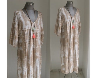 Muslin kaftan dress, maxi dress tie dye batik beige made of cotton, casual beach dress for women size 36-40