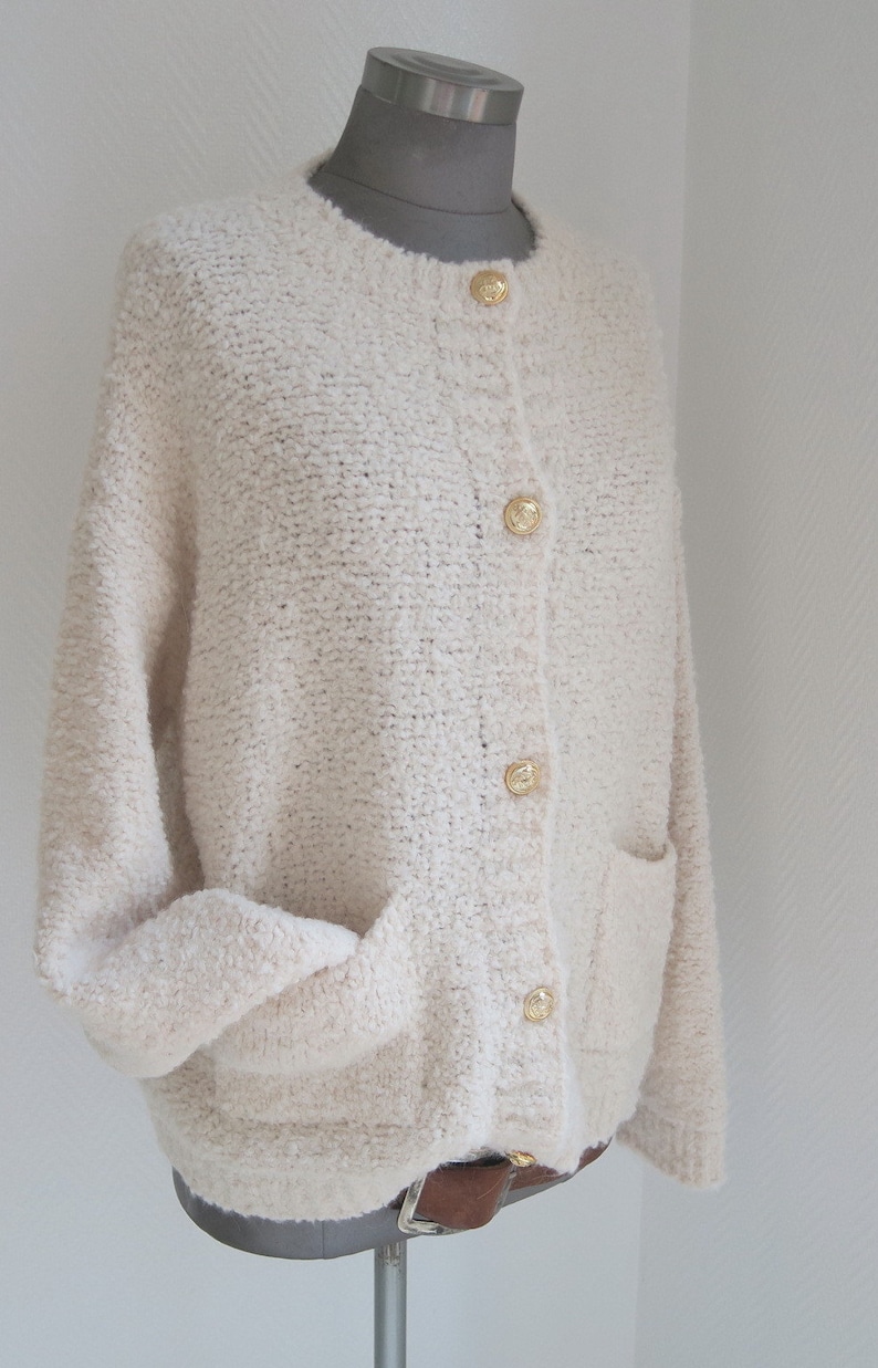 bouclé cardigan pulli mohair wolle grobstrickjacke mit Goldknöpfe & Taschen wollweiss GR: 36-42 Bild 1