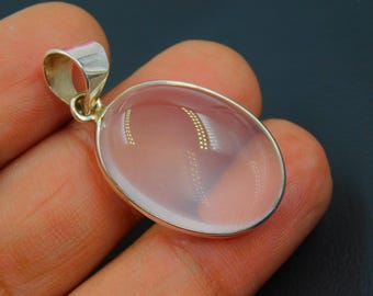 Handcrafted Sterling Silver Rose Quartz Pendant – Oval Gemstone