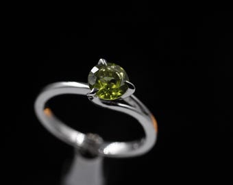 Genuine 925 Solid Sterling Silver Ring With Natural Brilliant Cut Round Green Peridot Gemstone Prong Set Ring Size US"6.5