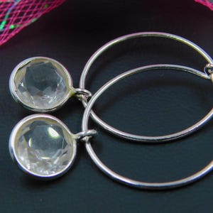 925 Sterlingsilber-Ohrringe mit facettierten Runden natürlicher Kristallquarz-Edelstein - Kaufen Sie Halbedelstein-Schmuck für den täglichen Glam