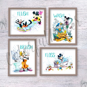 Poster per bagno Set di 4 stampe di Topolino Decorazione murale Disney Arte per bagno Regalo di compleanno Arte per bambini Decorazione per la casa Arte murale V810
