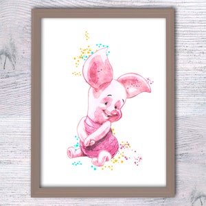 Pu&ograve; includere: Un dipinto ad acquerello di Maialino di Winnie the Pooh. Maialino &egrave; rosa e seduto con le braccia incrociate. &Egrave; circondato da schizzi di acquerello colorati.