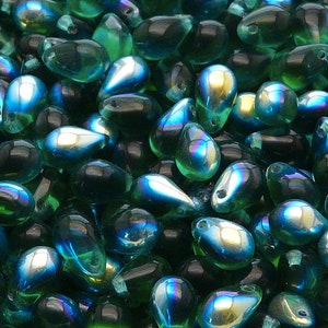 30 Stück Tschechische Pressglas Tropfen Perlen 6x9mm Emerald AB (A 10-08)