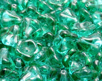 10pcs Czech Pressed Glass Bell Flower Beads 11x13 mm Emerald (A 19-06)