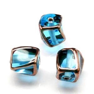 2 pezzi perline di vetro ceco per lampade cubo intrecciato 10 mm acquamarina con filo dorato (LW-CUBE008)