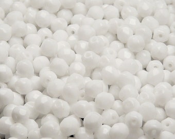 50pcs Tchèque Poli au feu Perles de verre à facettes rondes 6mm Opaque Chalk White