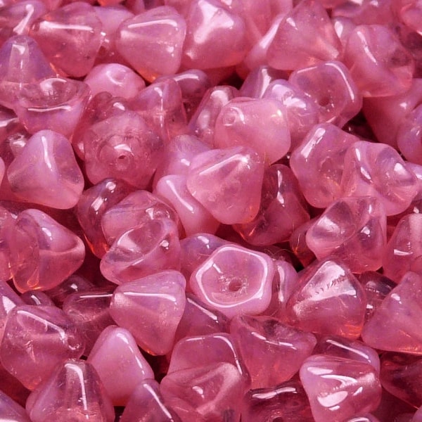 30pcs Tchèque Verre Pressé Cloche Fleur Perles 6x8mm Opale Rose