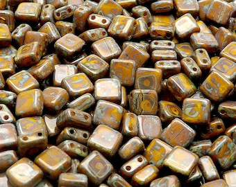 40 cuentas de vidrio prensadas de dos orificios CzechMates de 6 mm de color travertino amarillo opaco