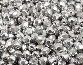 30 pezzi di perle di vetro pressato ceco rotonde screpolate da 6 mm, rivestimento lucido bicolore rosso viola (48020) - Italia