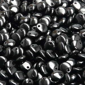 50 st tjeckiska pressade glaslinspärlor 6 mm Jet (A 08-07)