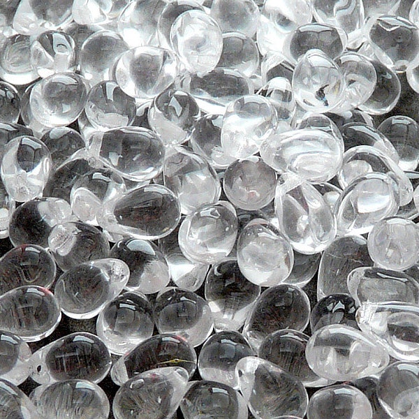 40pcs perles de larme en verre pressé tchèque 6x9mm cristal (A 09-05)