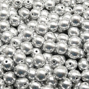 以下が含まれることがあります： 銀色の丸いビーズがたくさん積まれています。ビーズは滑らかで光沢があります。