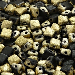40 perline ceche in vetro pressato a due fori, setose, 6 mm, ambra incisa