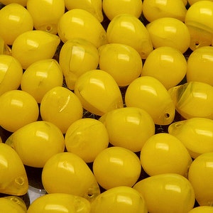 10pcs Czech Pressed Glass Teardrop Beads 10x14mm Yellow Opal