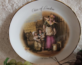 Crown Ducal 1930 ***Reduced 15 dollars for immediate sale! Cries of London Lidded Biscuit Jar or Barrel