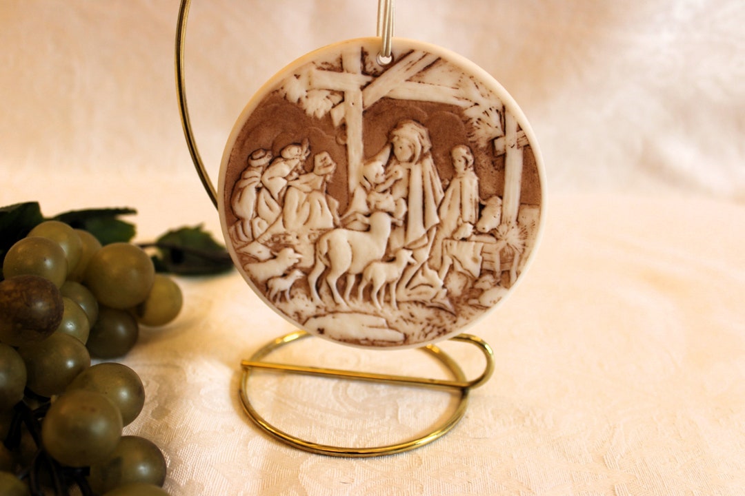 Fenton Glass Nativity Manger Scene Milk Glass Ornament With Stand Hand