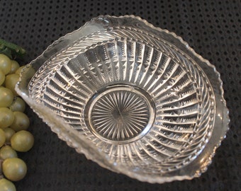 Antique Tarentum Glass 7.5" Banana Boat or Fruit Bowl - EAPG, No. 1644 Strigil Pattern, Circa 1902