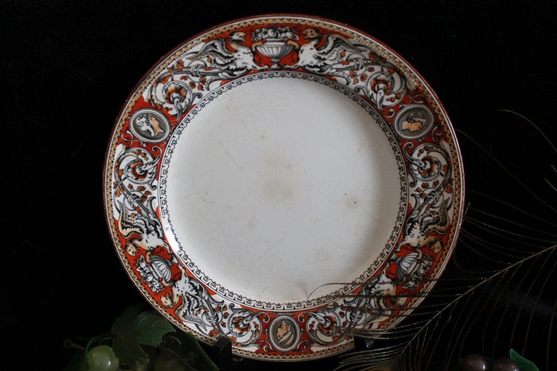 1862 Red Florentine Griffins Urns RARE MINTON /& Co and Cameo Earthenware Dinner Plate