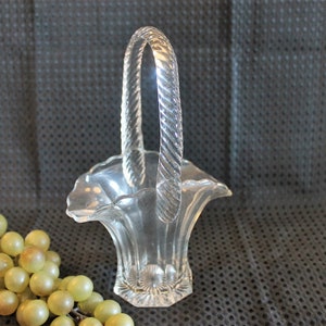 Vintage Duncan & Miller Glass 9&quot; Bride&#39;s Basket in Excellent Condition