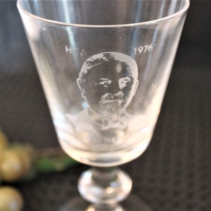 Rare 1976 Heisey Collectors of America Glass Claret Wine Glass Oxford Stem with Portrait of A.H. Heisey, Excellent Condition image 2