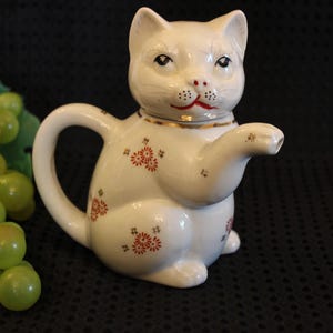 Vintage Lucky Cat Small Teapot - Asian Floral Design, Great Condition