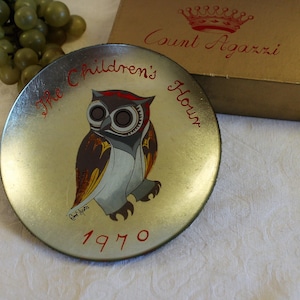 Count Agazzi Signed Venetian Glass Reverse Painted 6&quot; Plate - The Children&#39;s Hour, 1970, Owl in Original Box