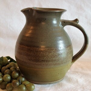 Robert Alewine Hand Made Pottery Two Quart Water Pitcher - Gatlinburg, Tennessee, Great Condition