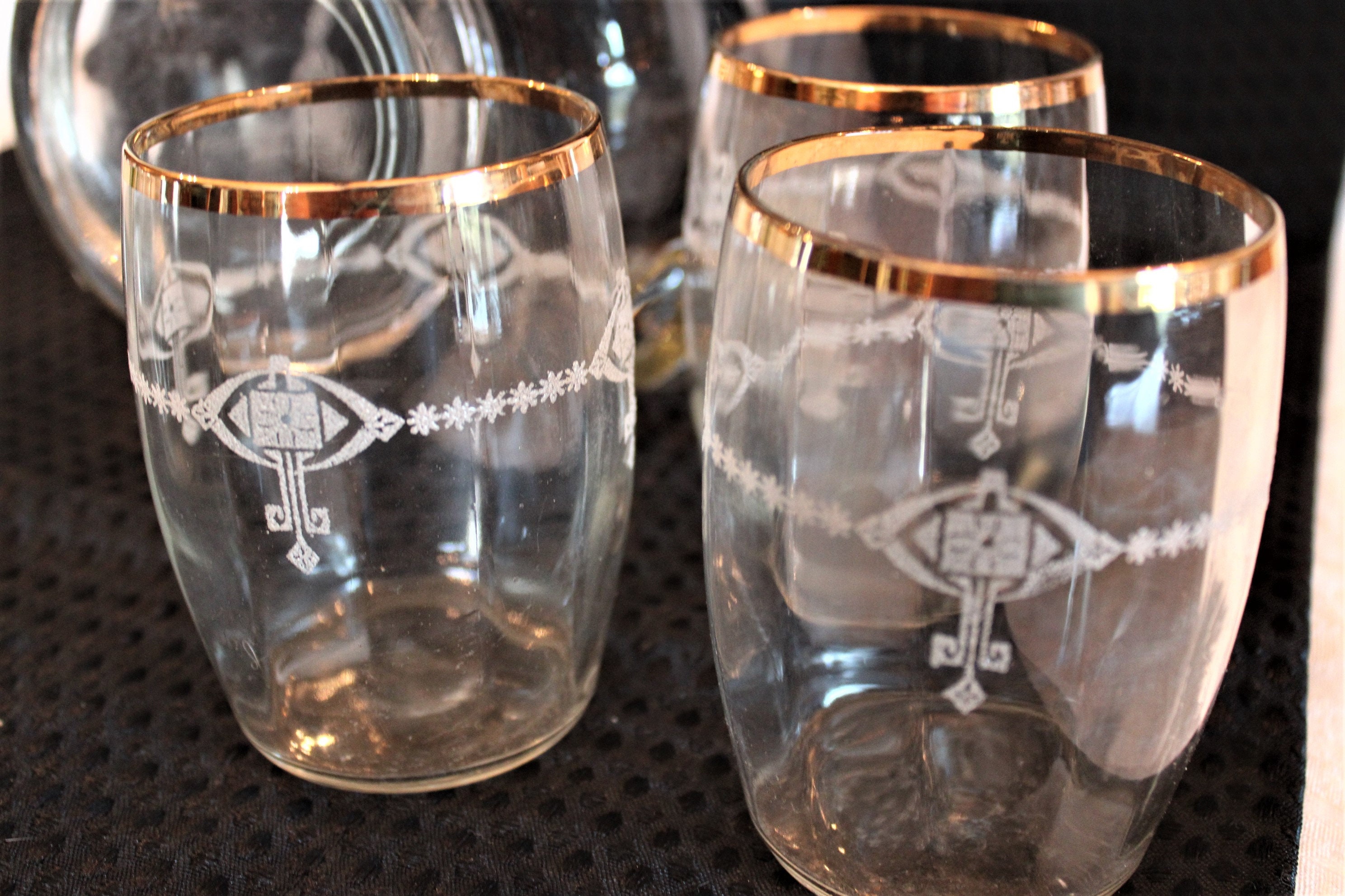 juego jarra y seis vasos cristal dorado y serig - Compra venta en  todocoleccion