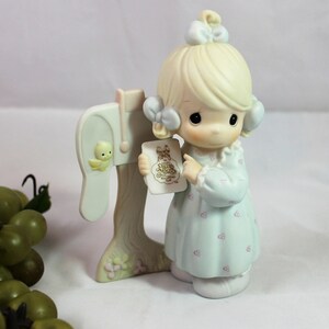 Precious Moments 1990 Charter Member Figurine - Sharing The Good News Together, Excellent Condition!
