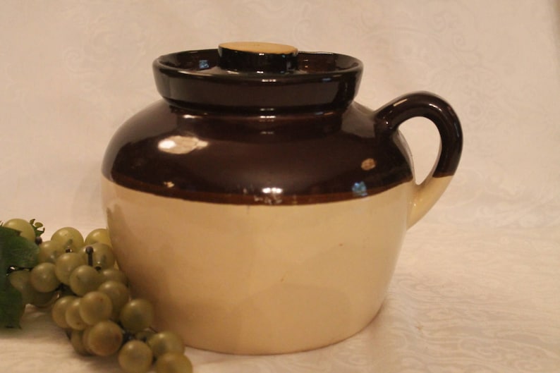 Vintage USA Pottery 2 Quart Bean Pot in Two Tone Brown Excellent Condition