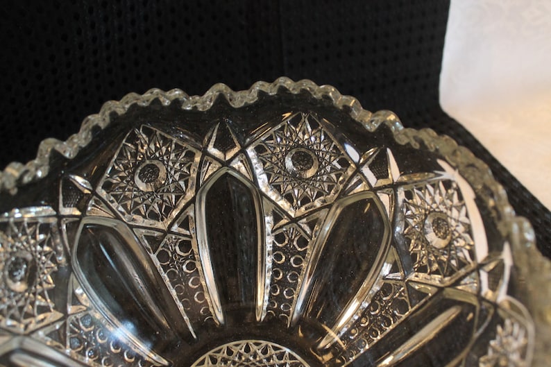 Smith Heritage Excellent Condition Beautiful Vintage Pattern Glass 8.25 Centerpiece Bowl McKee Quintec or L.E